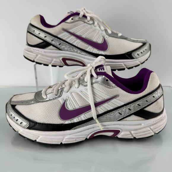 Nike Dart 8 Women's Athletic Running Shoes White Purple Size 9 - Picture 1 of 10